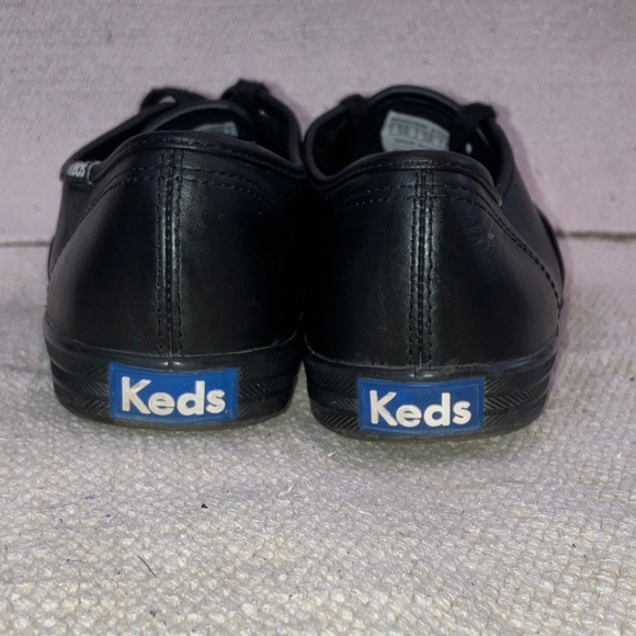 Keds Women’s size 8 1/2  Black Leather lace-up loafers / Sneakers - Picture 2 of 15